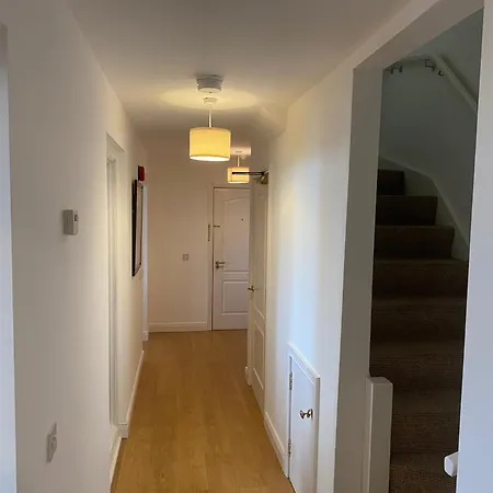 Nitb Certified Super 3 Bed 2 Bath Duplex Apartment Carnmoney Exterior photo