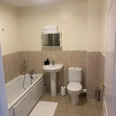 Nitb Certified Super 3 Bed 2 Bath Duplex Apartment Carnmoney Exterior photo